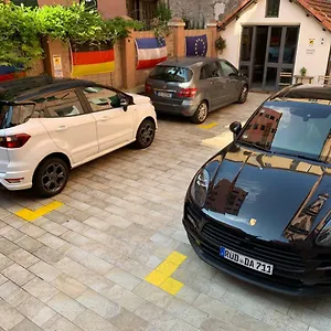 Virginia's Rooms-private Free Parking And Carignano District Gênes